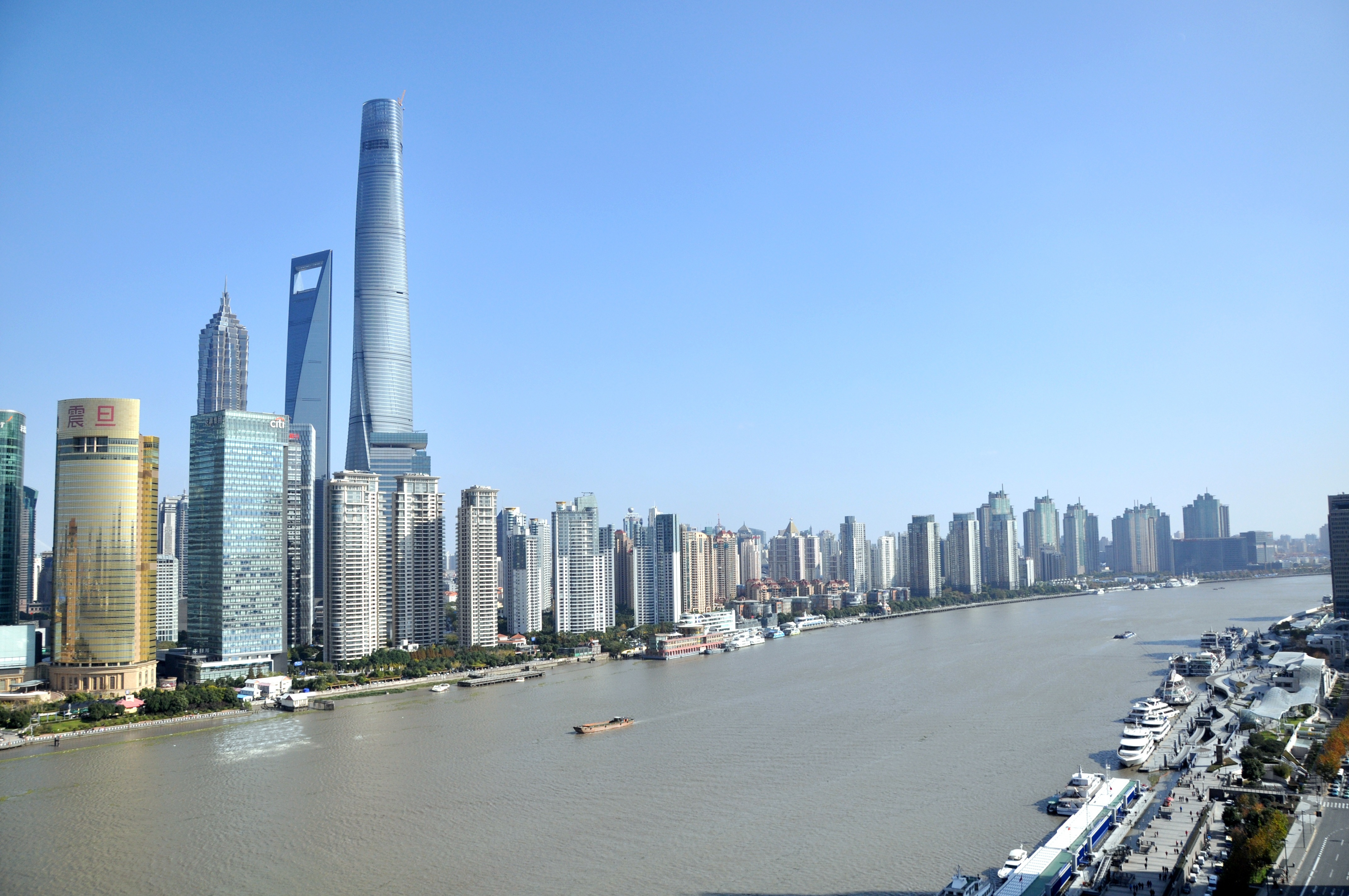 Tour de 19 días por el triángulo dorado y sur de China fin Hong Kong salida los domingos desde Pekín