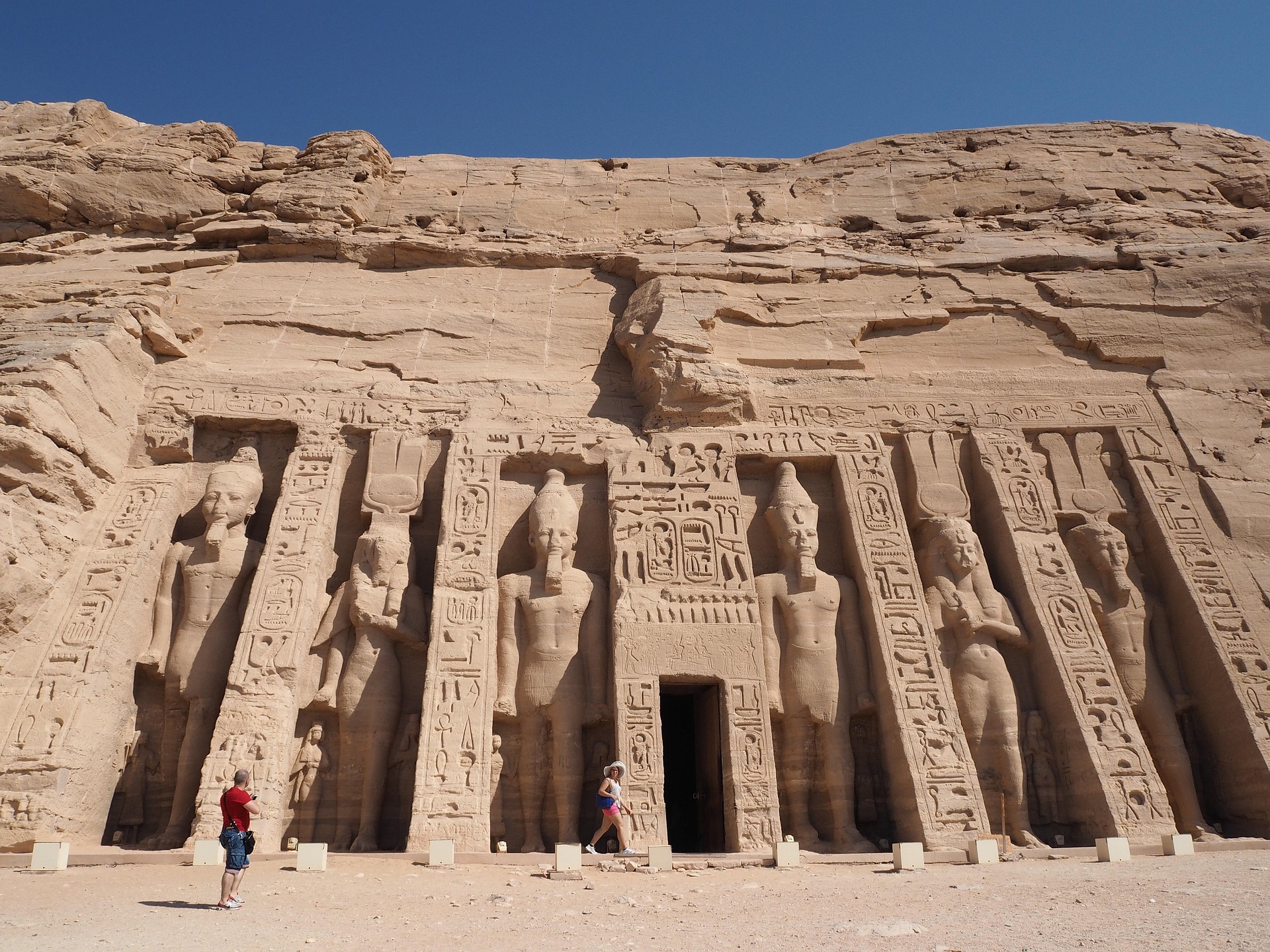  Tour de 9 días Egipto con Abu Simbel, saliendo desde El Cairo los Sábados.