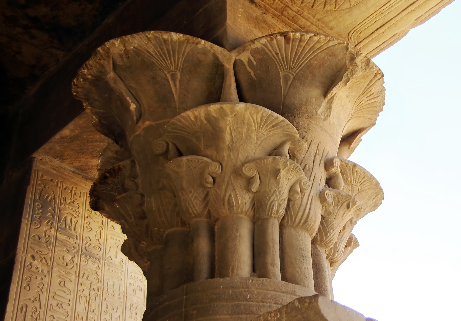 Tour de 8 dias por Egipto Milenario con salida desde el Cairo los Sábados