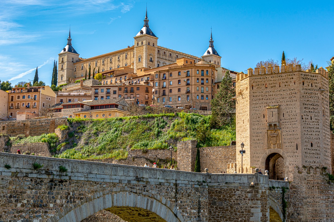 Tour de 6 días a Toledo, Puy du Fou y la Ruta del Quijote, salida desde Varias comunidades