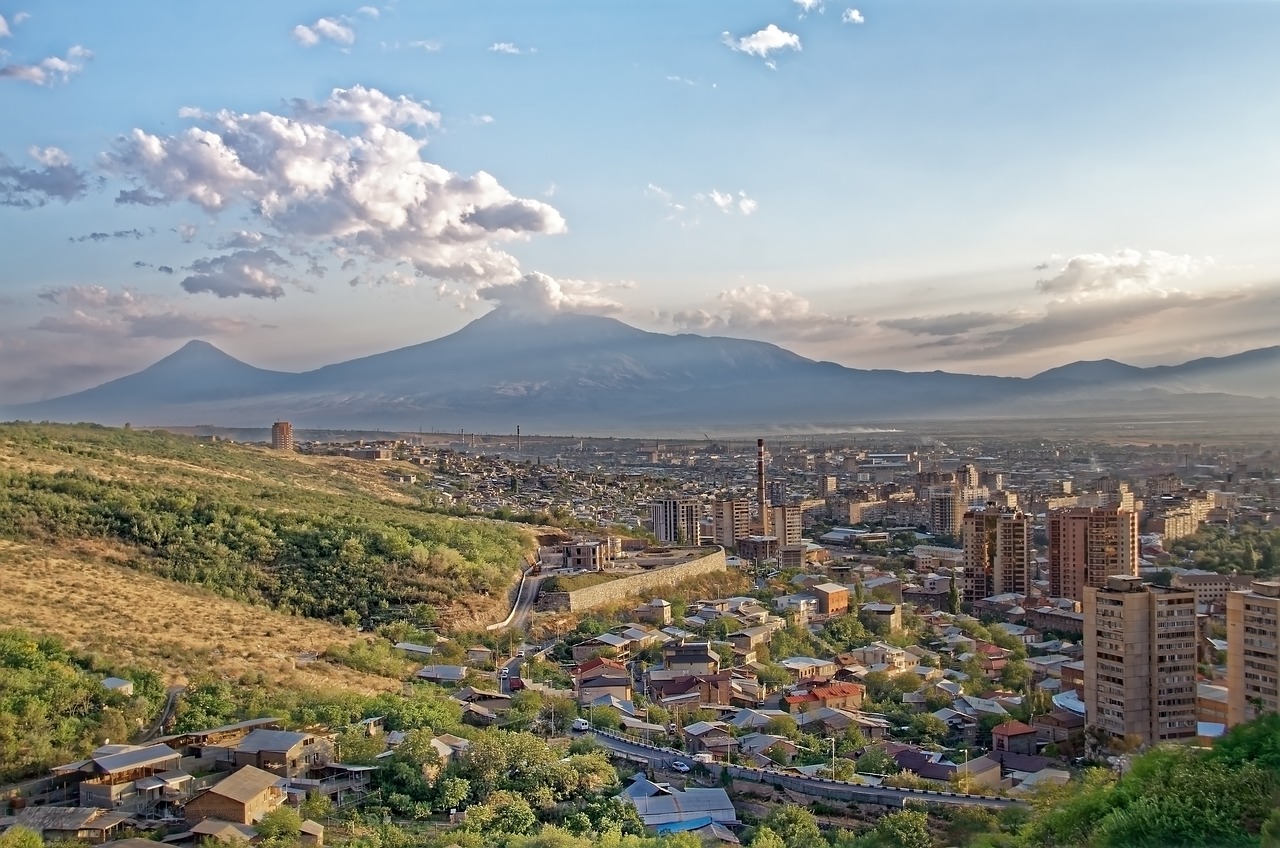 Tour de 13 dias por el CÁUCASO con visitas a Azerbaiyán, Georgia, Armenia desde Baku