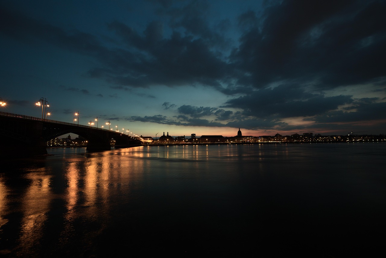 Tour de 8 días por Rin Romántico, Alsacia y Paises Bajos Crucevita Standard salida  Sábados desde Maguncia