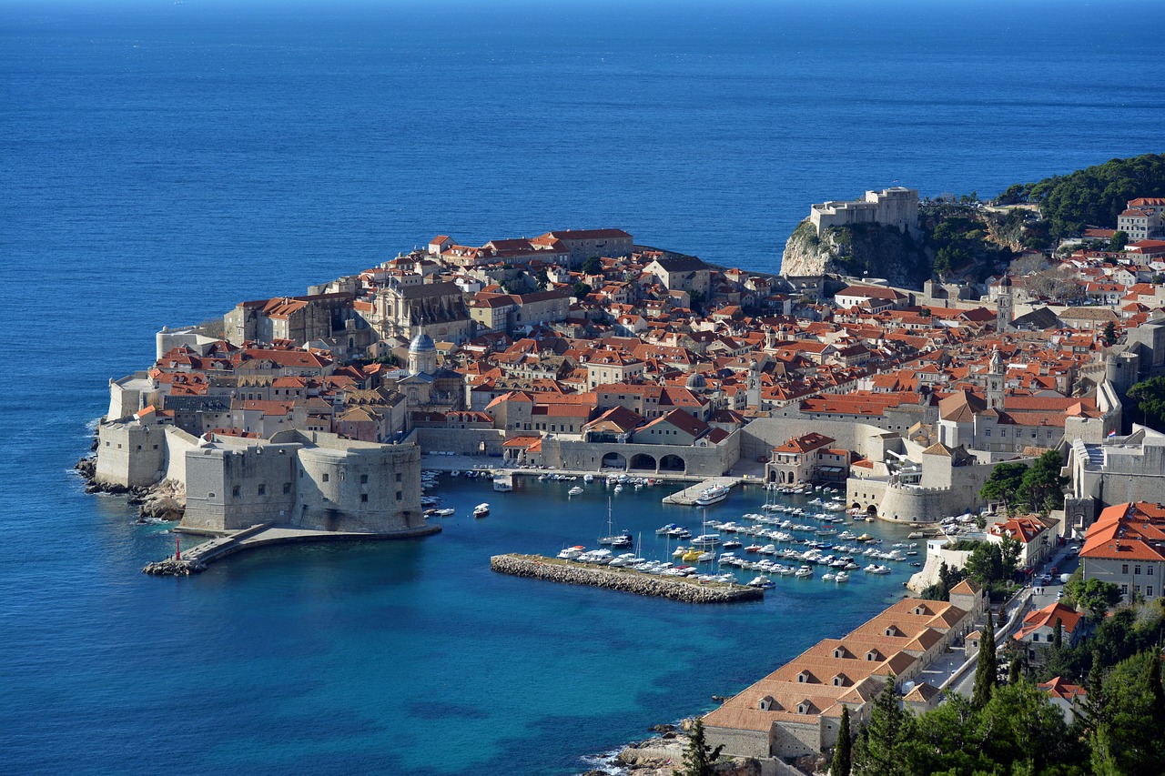 Tour de 8 dias Colores de los Balcanes, desde Bucarest a Dubrovnik salidas los Domingos