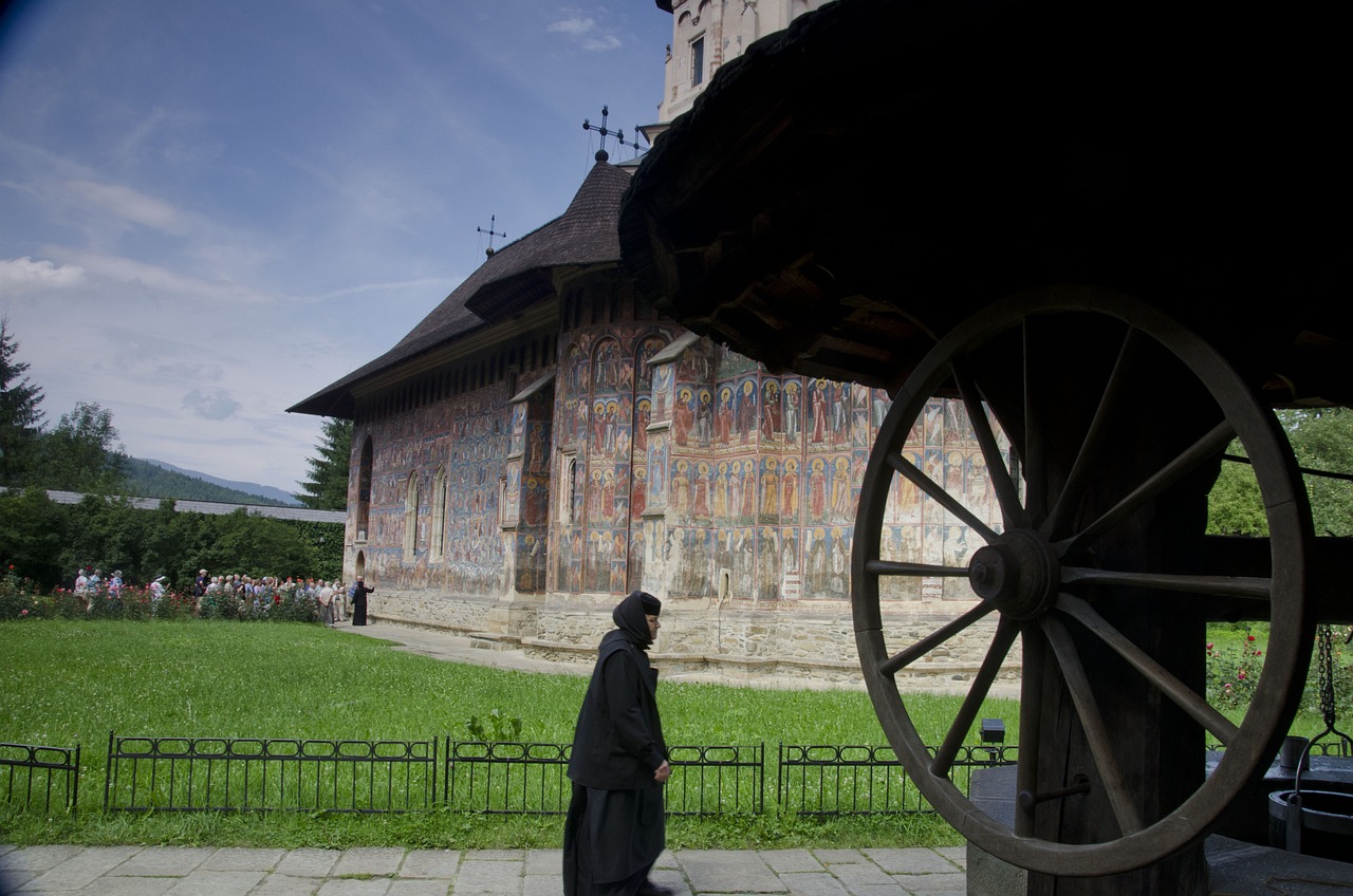 Tour de 8 dias por Transilvania y los monasterios de Moldavia salida desde Bucarest
